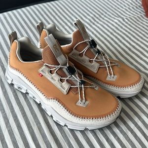 Cloudaway Womens Shoes On